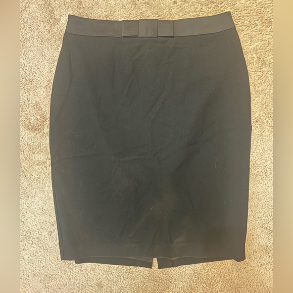 Ann Taylor Dresses & Skirts - Ann Taylor Black Pencil Skirt Bow in the front with Back Zip Size 8